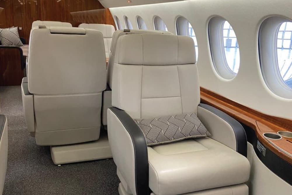 Falcon 8X OO-ELK