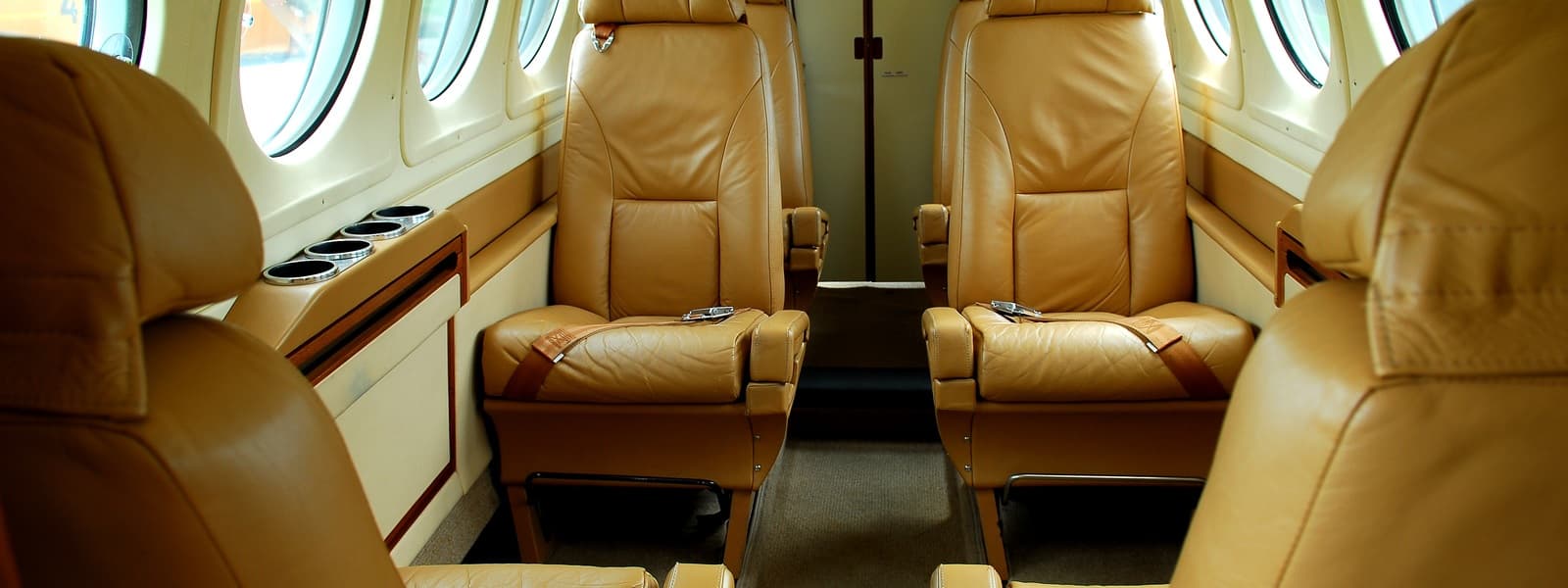Beechcraft King Air 200 OO-LET