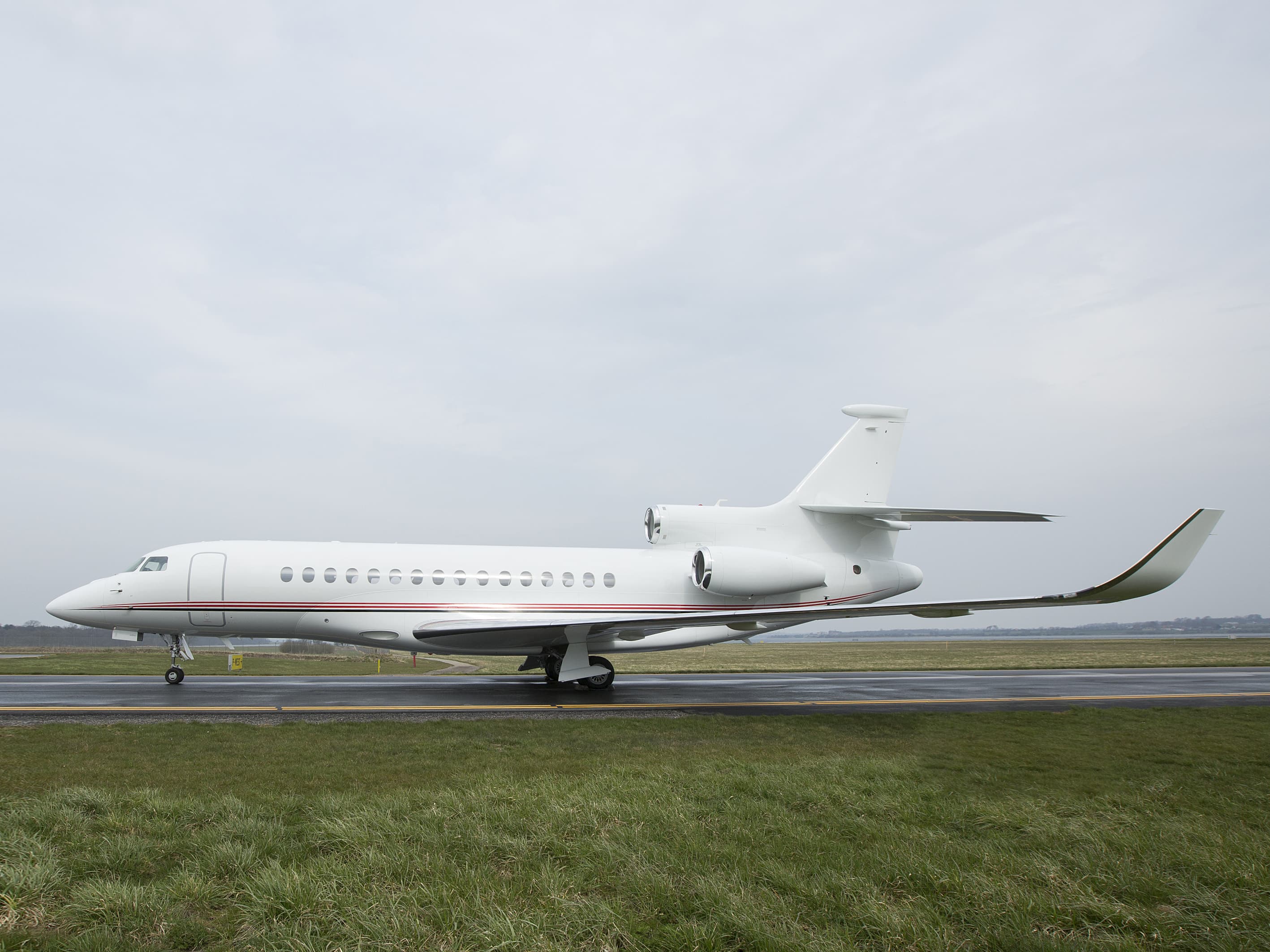 Falcon 8X OY-SKK