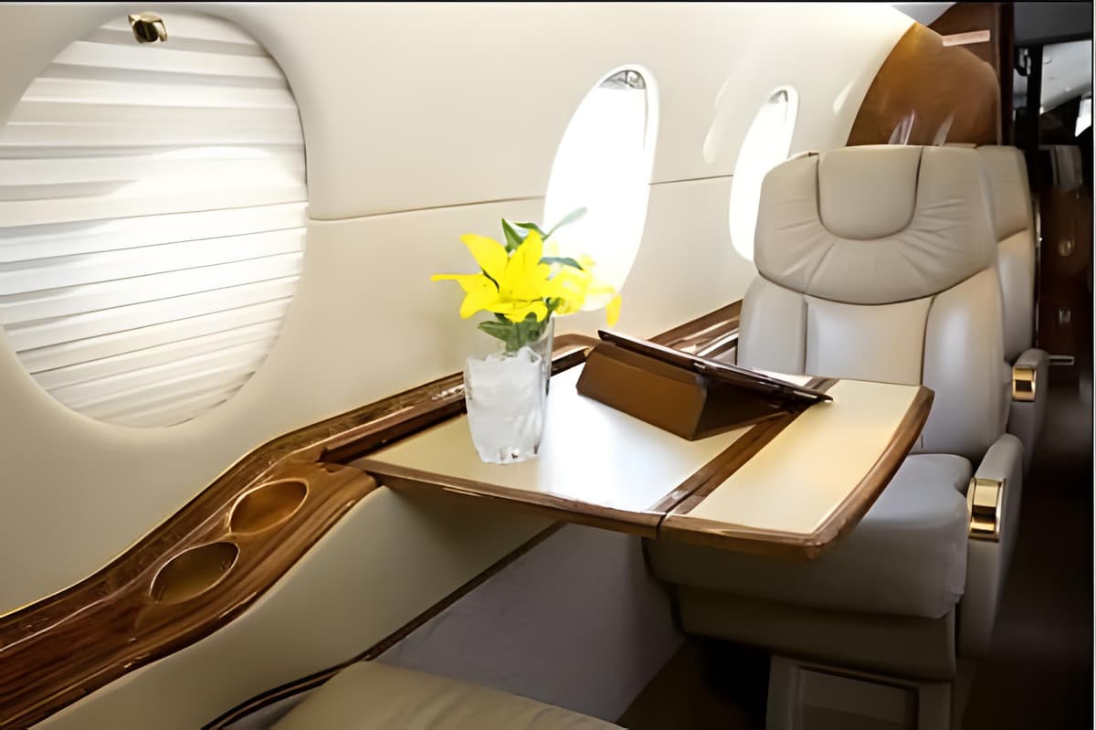 Hawker 400XP PK-ELV