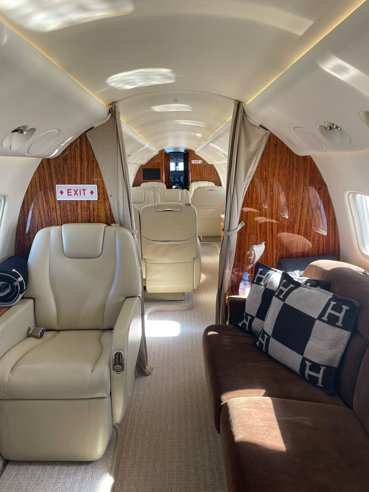 Embraer Legacy 650 RA-02752