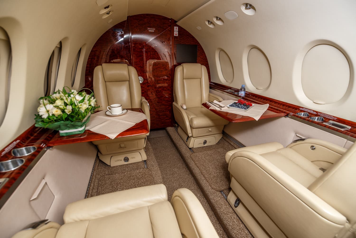 Hawker 750 RA-02790