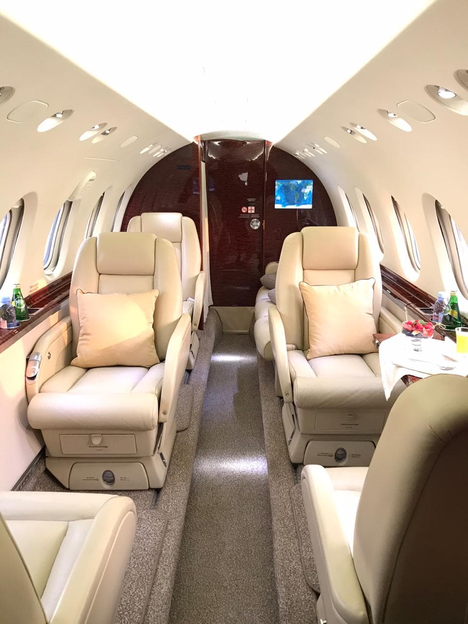 Hawker 750 RA-02790