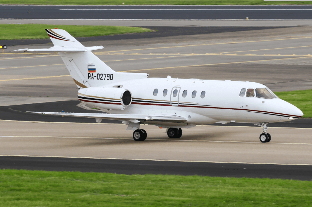 Hawker 750 RA-02790