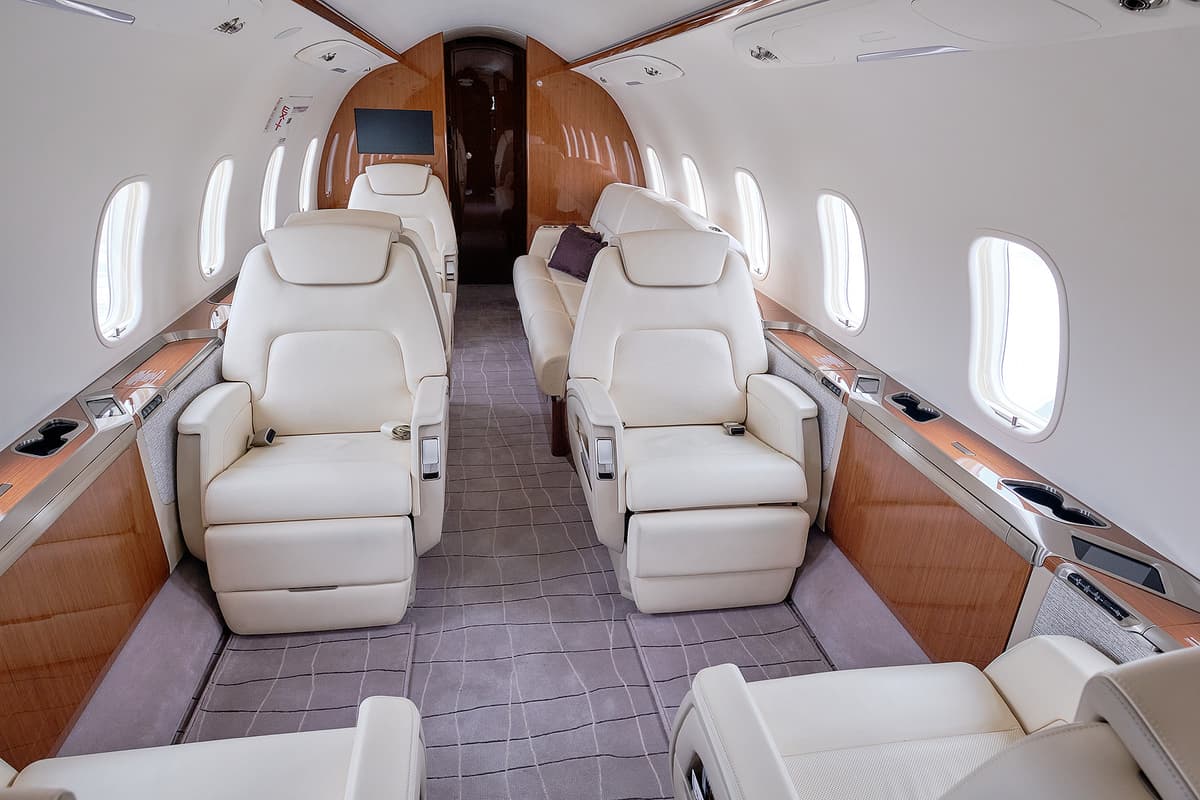 Challenger 350 RA-67130