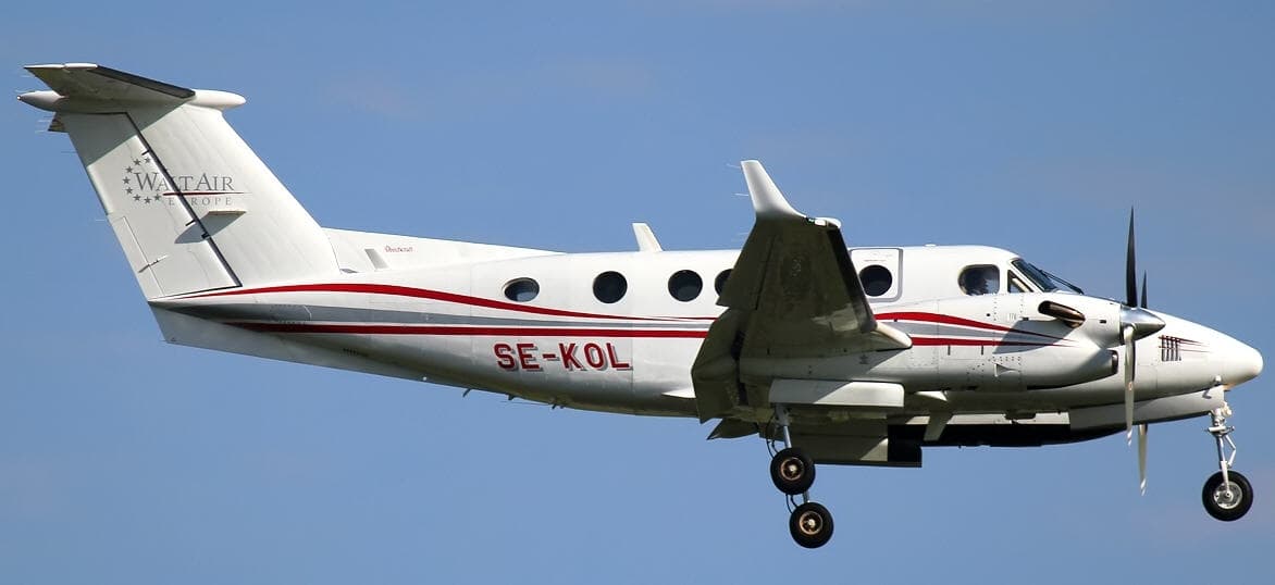 Beechcraft King Air 300 SE-KOL