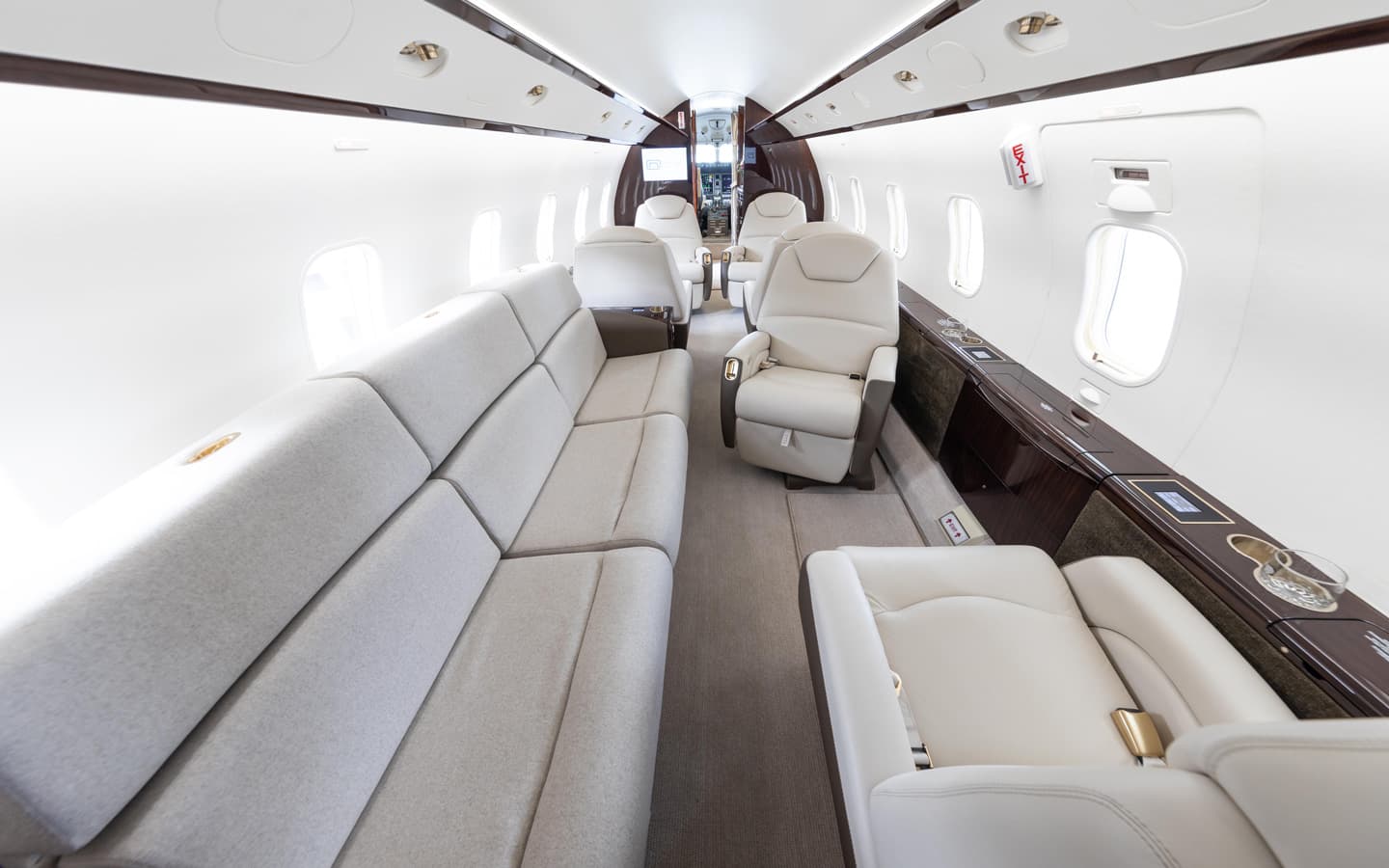 Challenger 300 SP-VDH