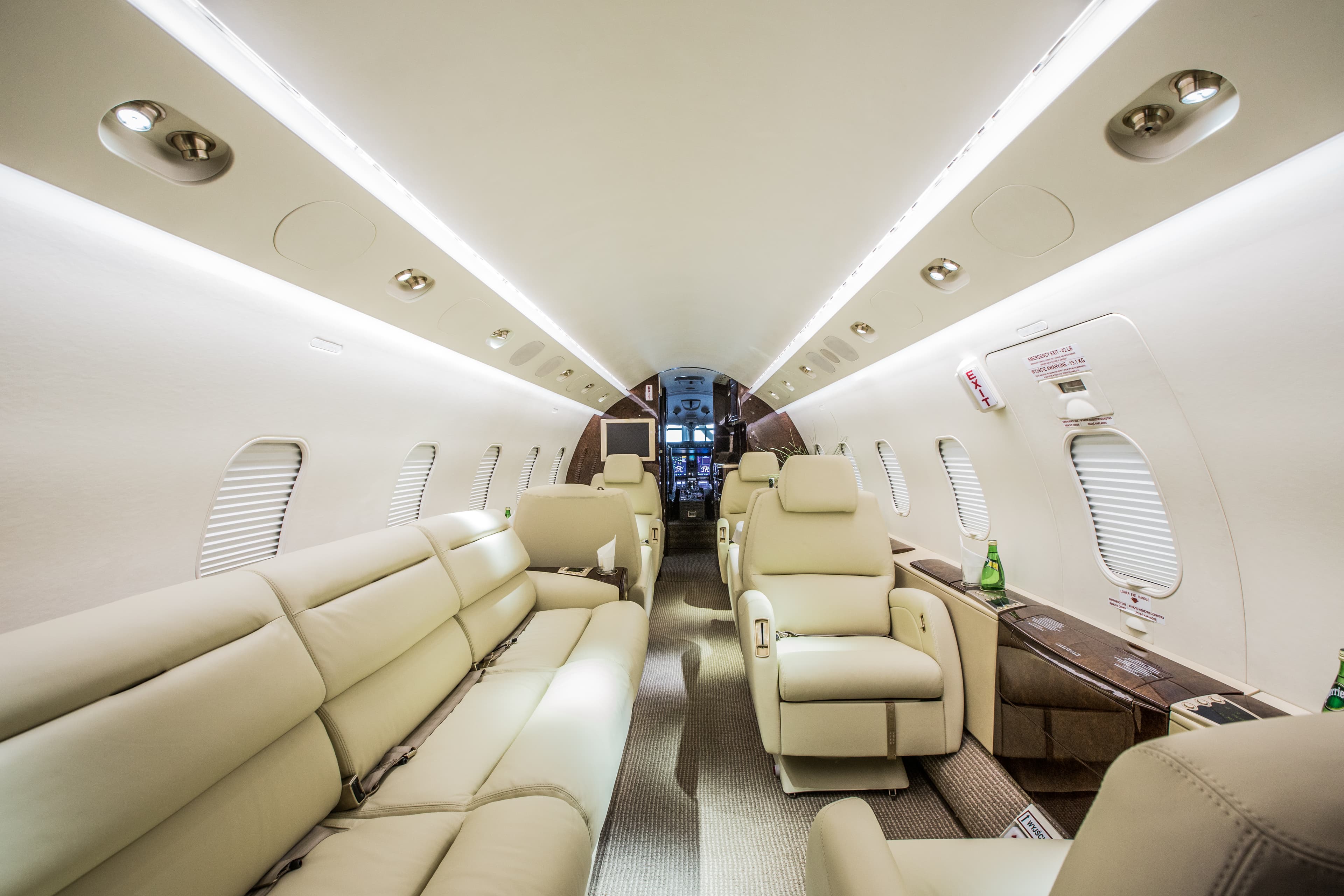 Challenger 300 SP-ZSZ