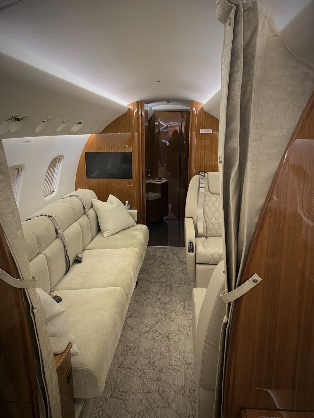 Embraer Legacy 650 T7-CAT