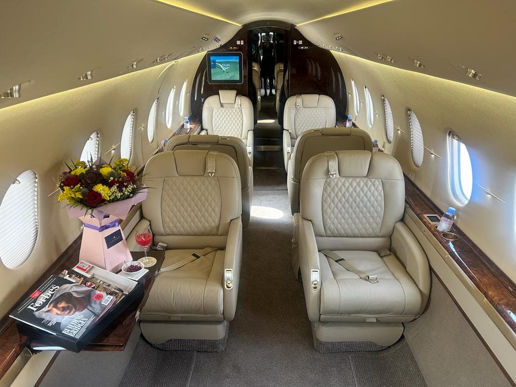 Hawker 4000 T7-TJ104