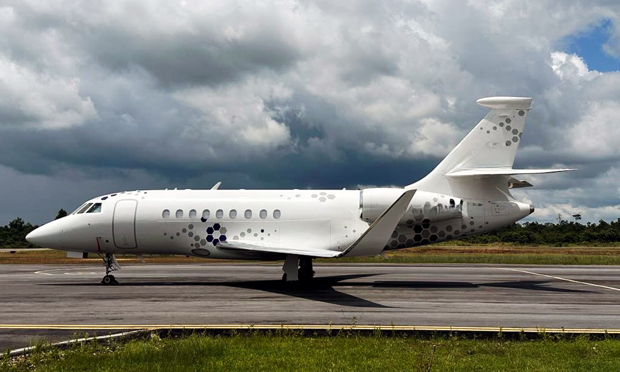 Falcon 2000LXS T7-TZE