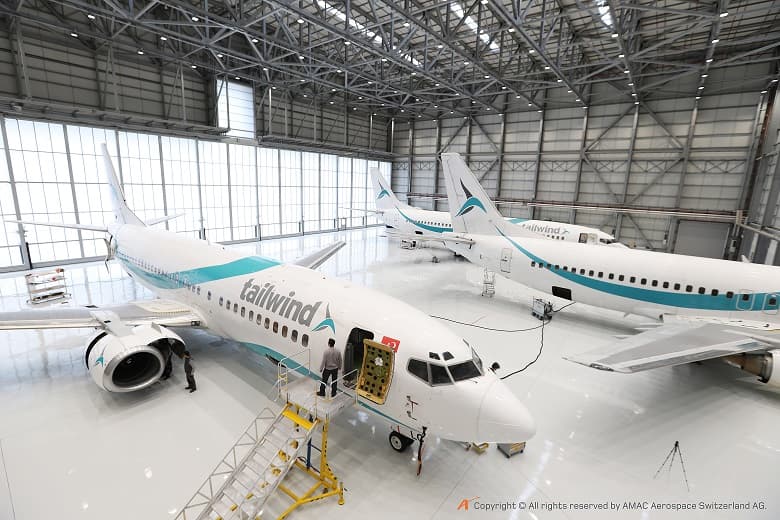 Boeing 737-400 TC-TLD