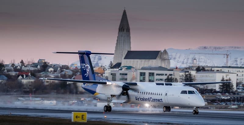 DHC-8-Q200 TF-FXA