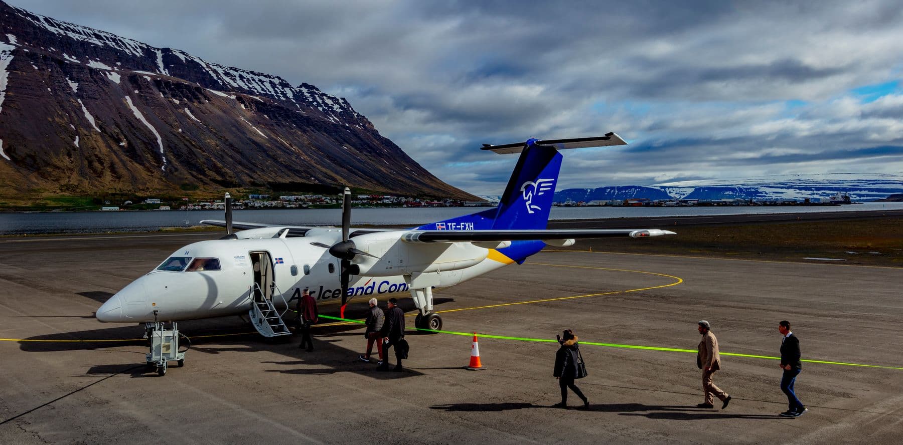 DHC-8-Q200 TF-FXH
