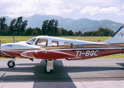 Piper PA-34-220T Seneca III TI-BGC