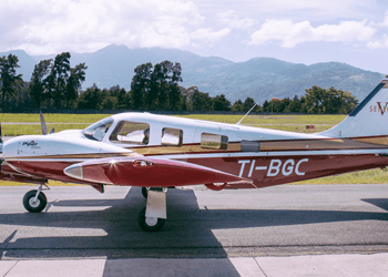 Piper PA-34-220T Seneca III TI-BGC
