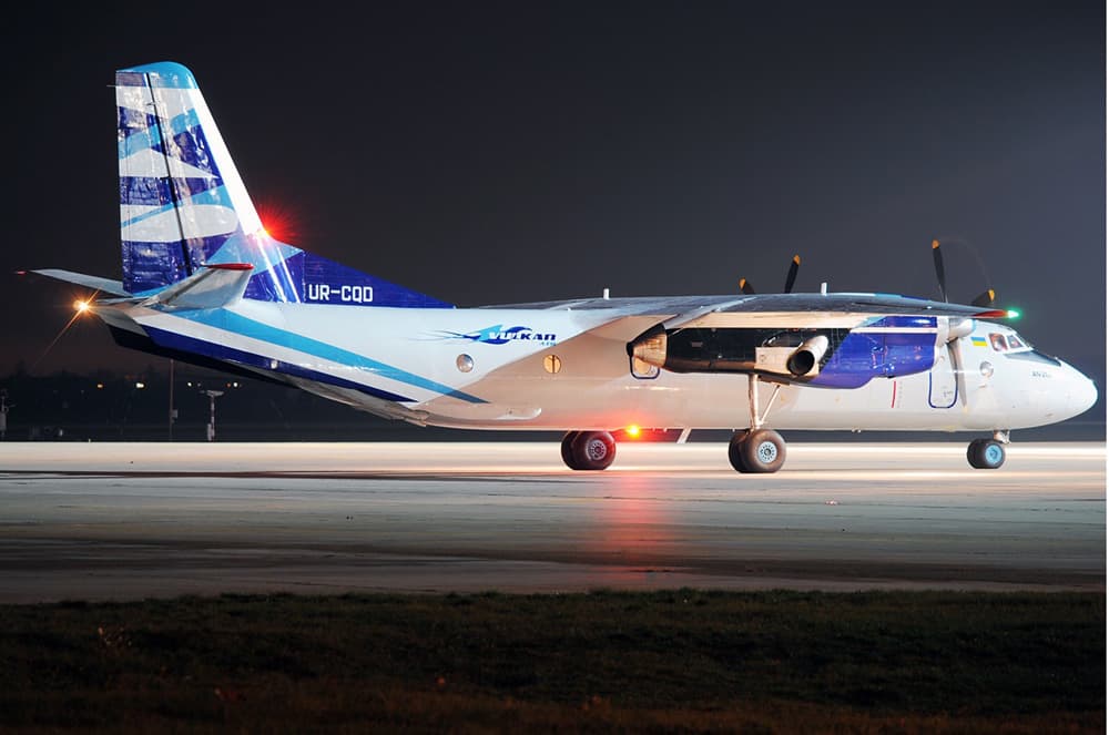 AN-26B UR-CQD