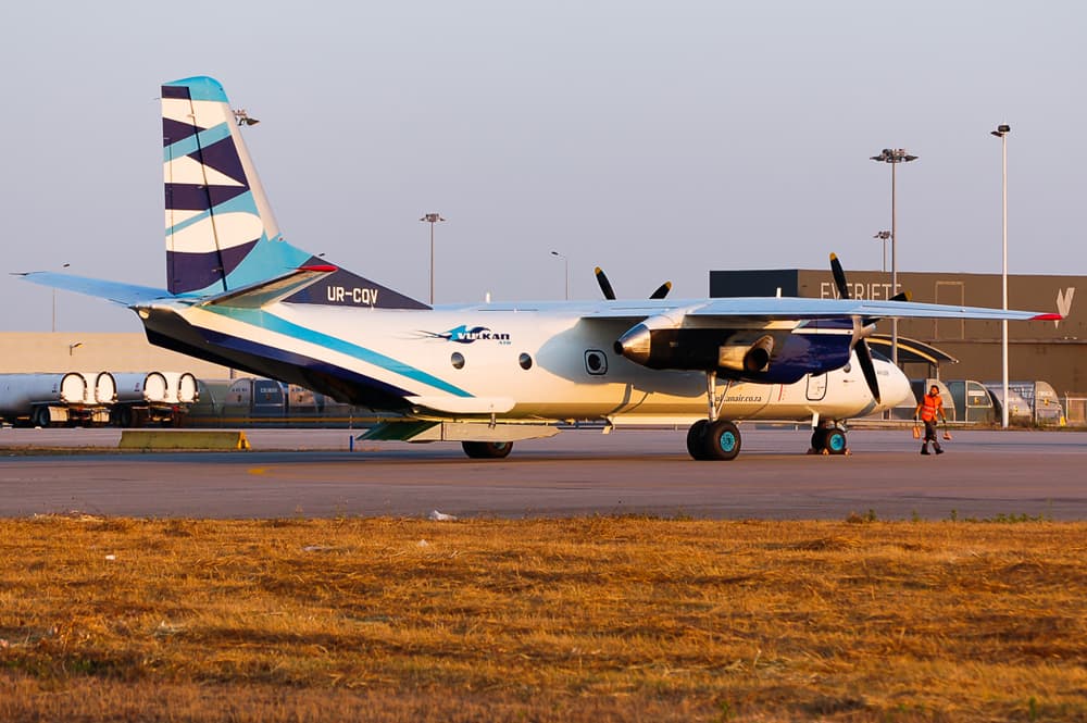 AN-26B UR-CQV