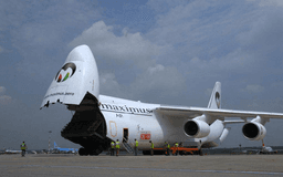 An-124-100 UR-ZYD
