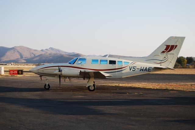 Cessna 402B V5-WAE
