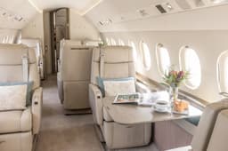 Falcon 2000LXS VH-OIN