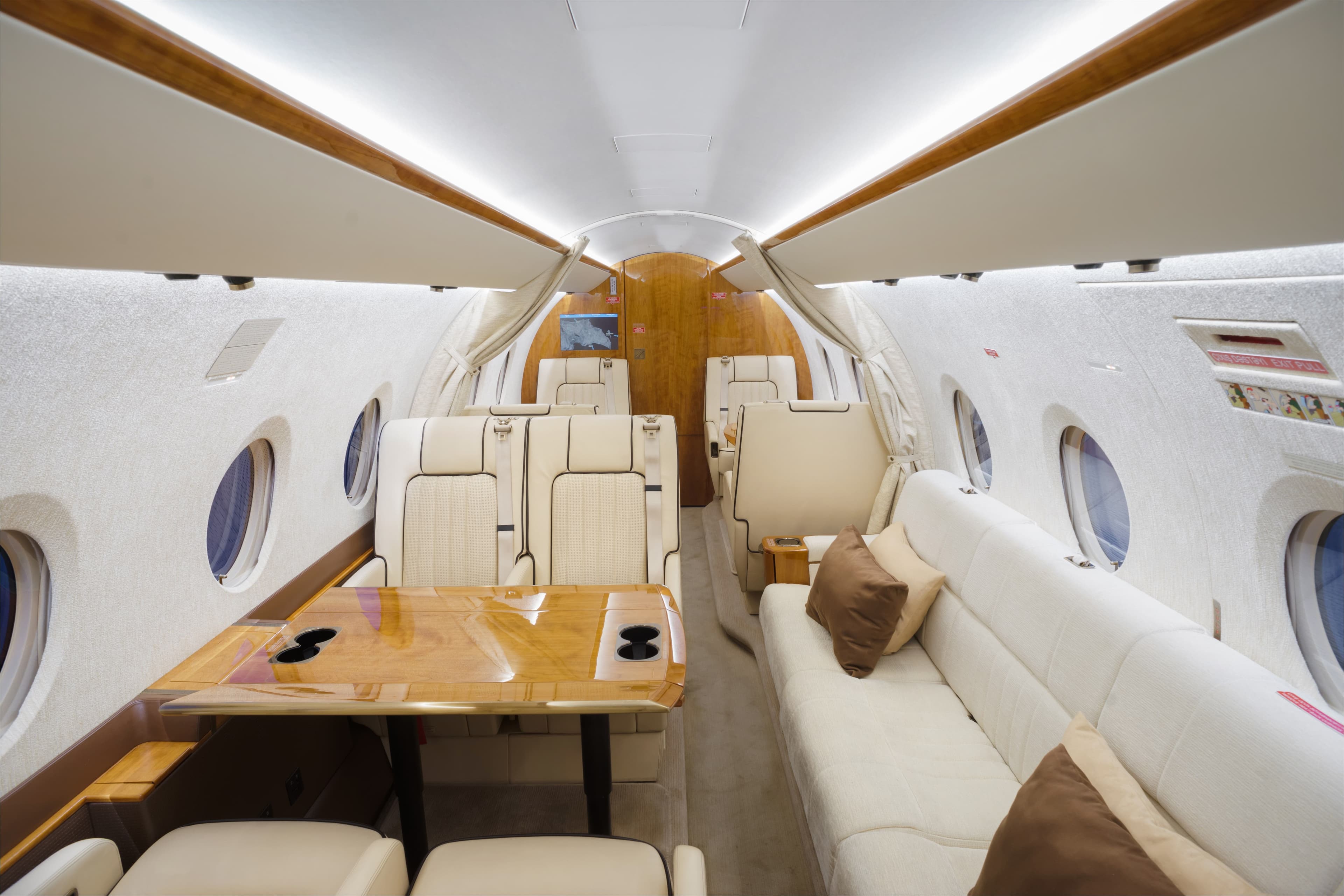 Gulfstream G280 VP-BBI