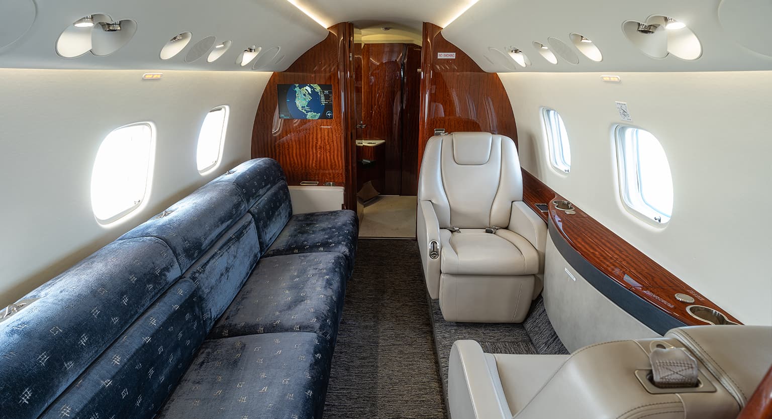 Embraer Legacy 650 VP-CBC