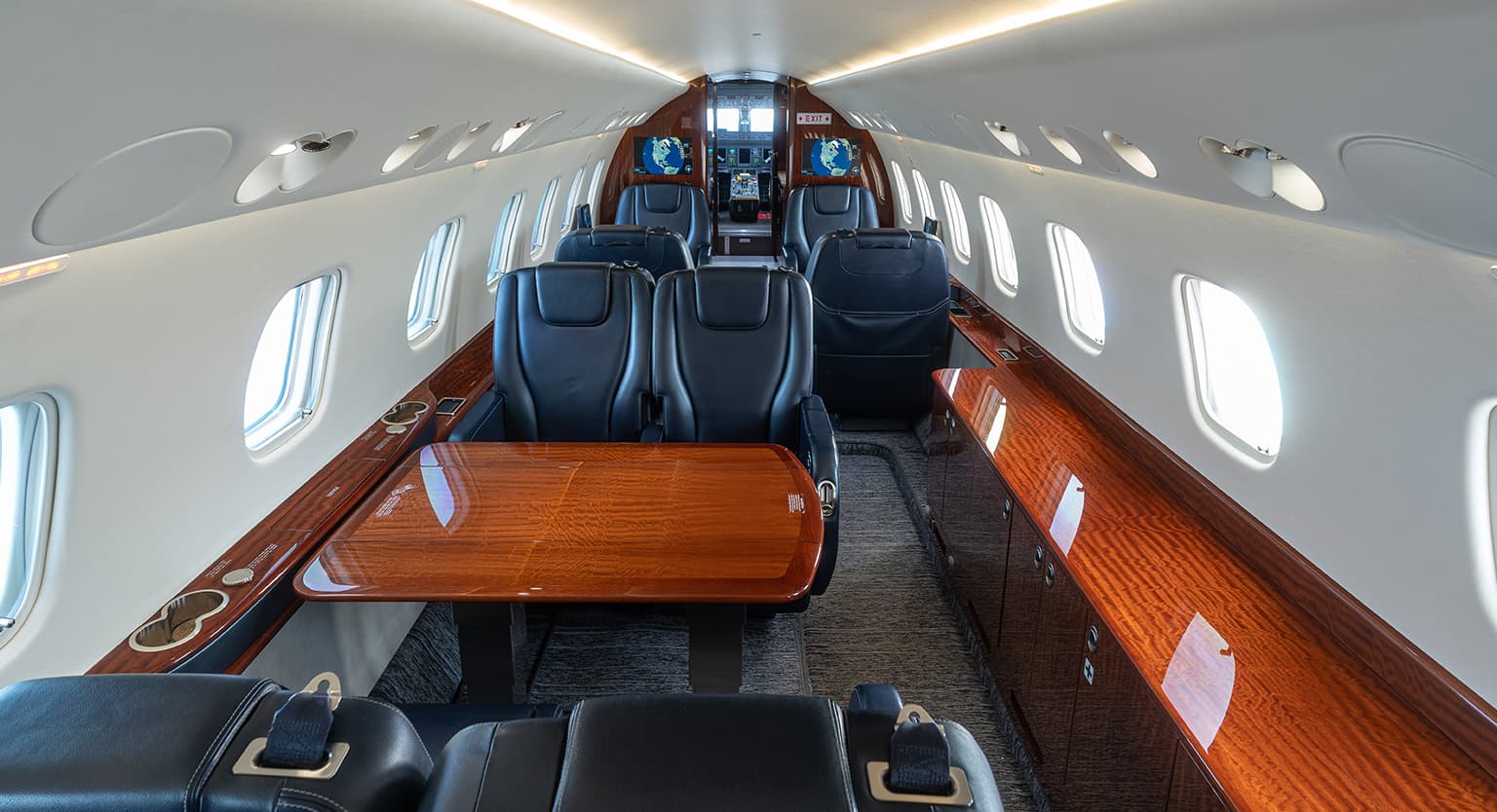 Embraer Legacy 650 VP-CBC
