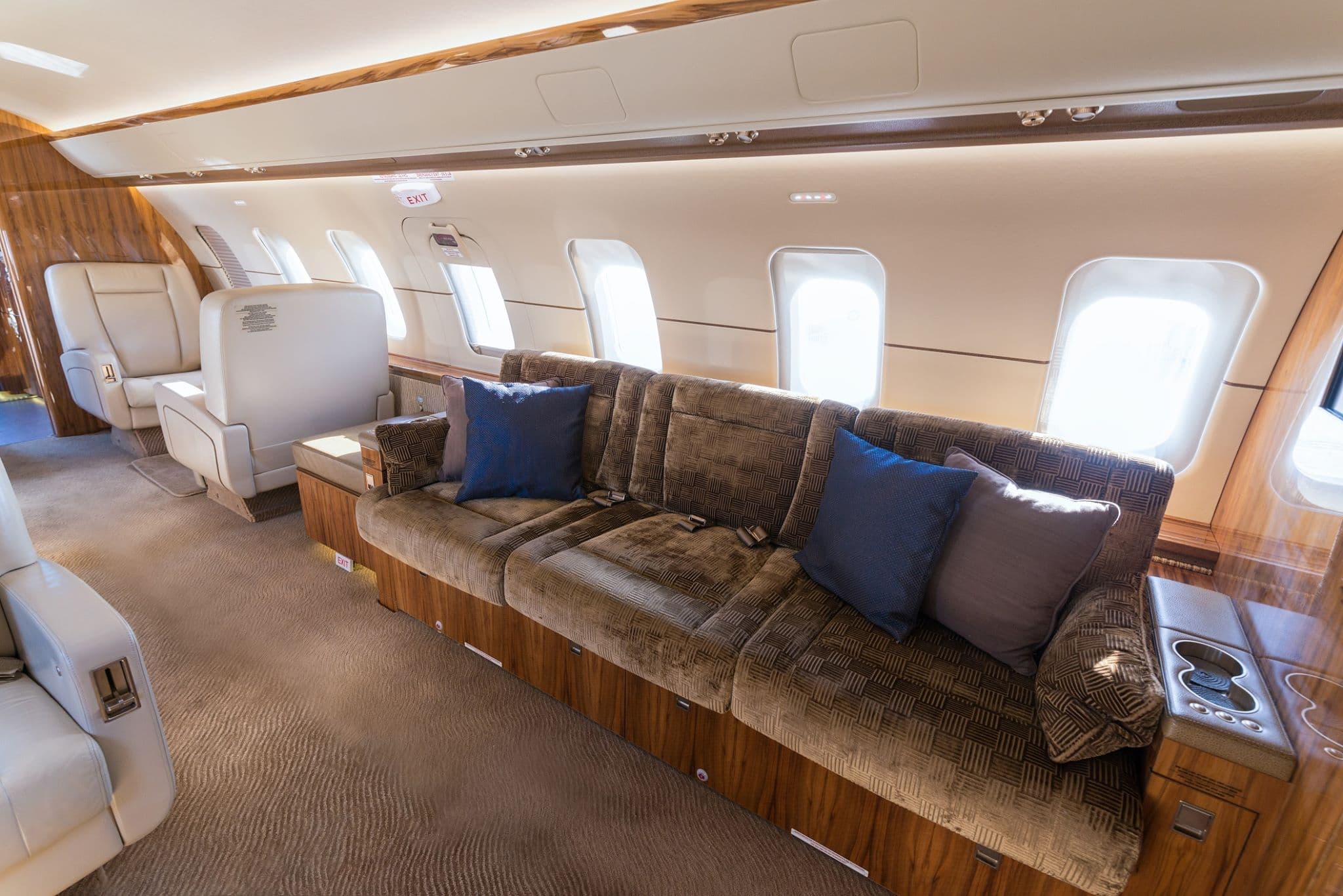 Challenger 605 VP-CVV