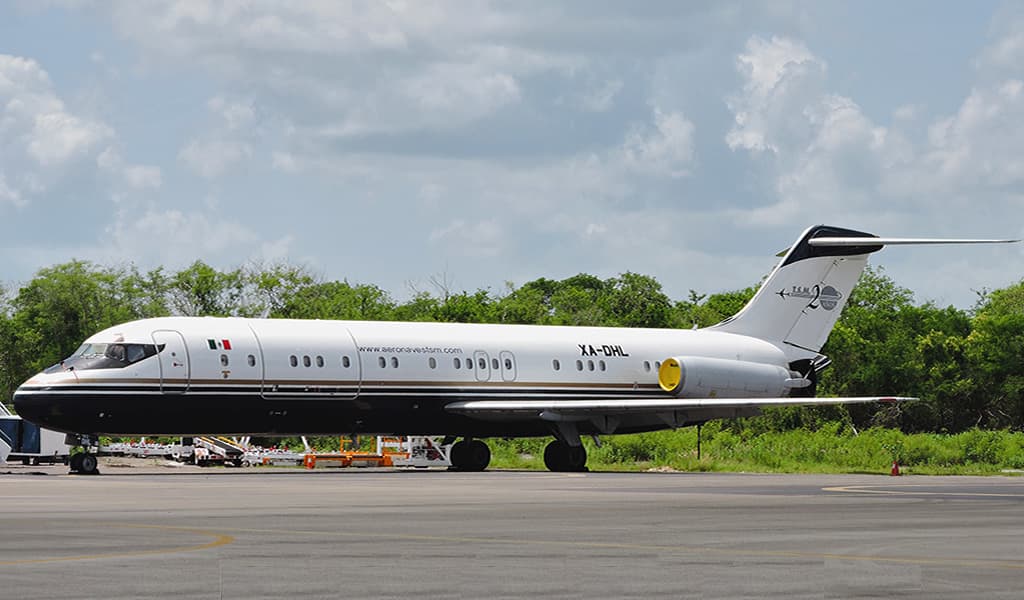 McDonnell Douglas DC-9-30 XA-DHL