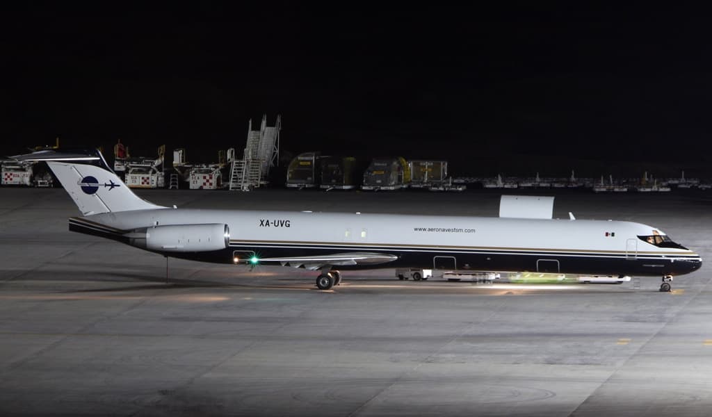 McDonnell Douglas MD-83SF XA-UVG