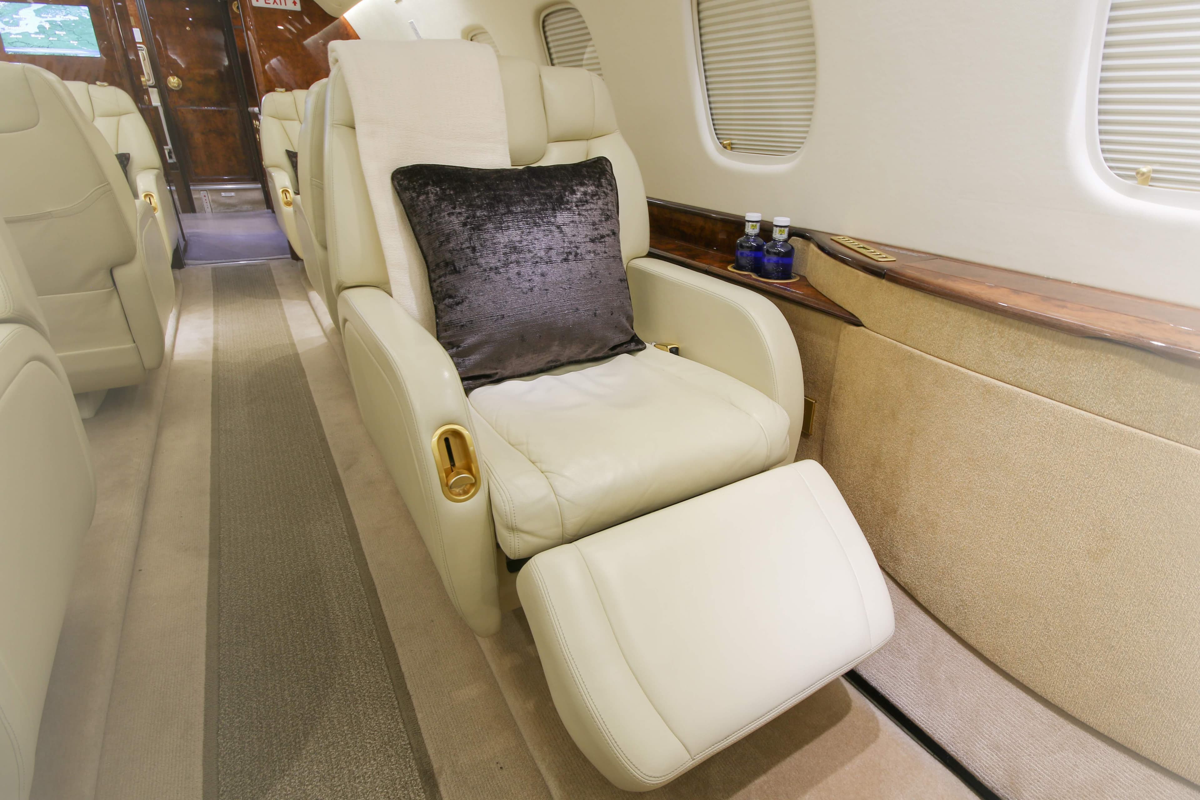 Embraer Legacy 600 YL-ARE