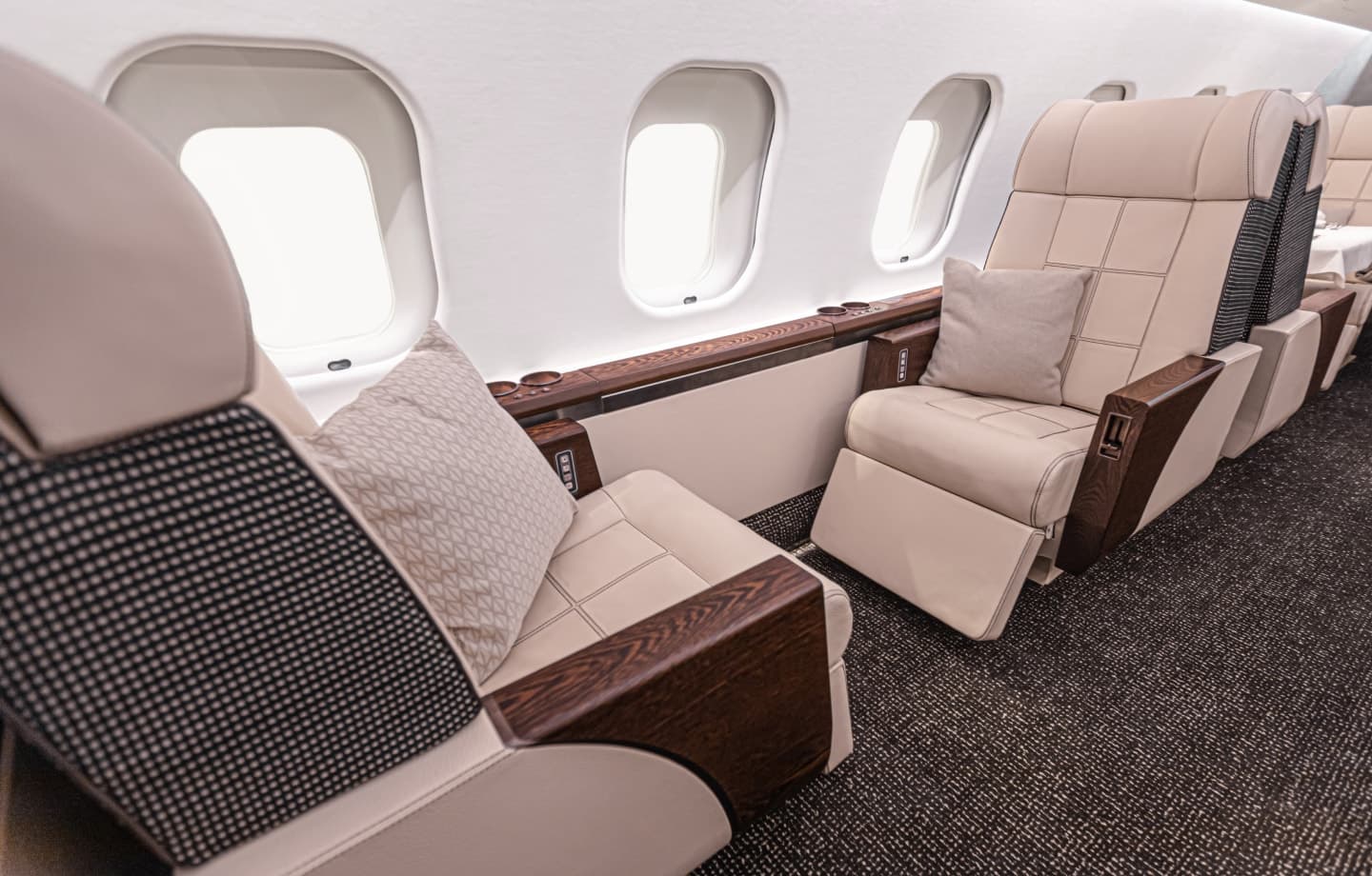 Global Express XRS YL-DAM