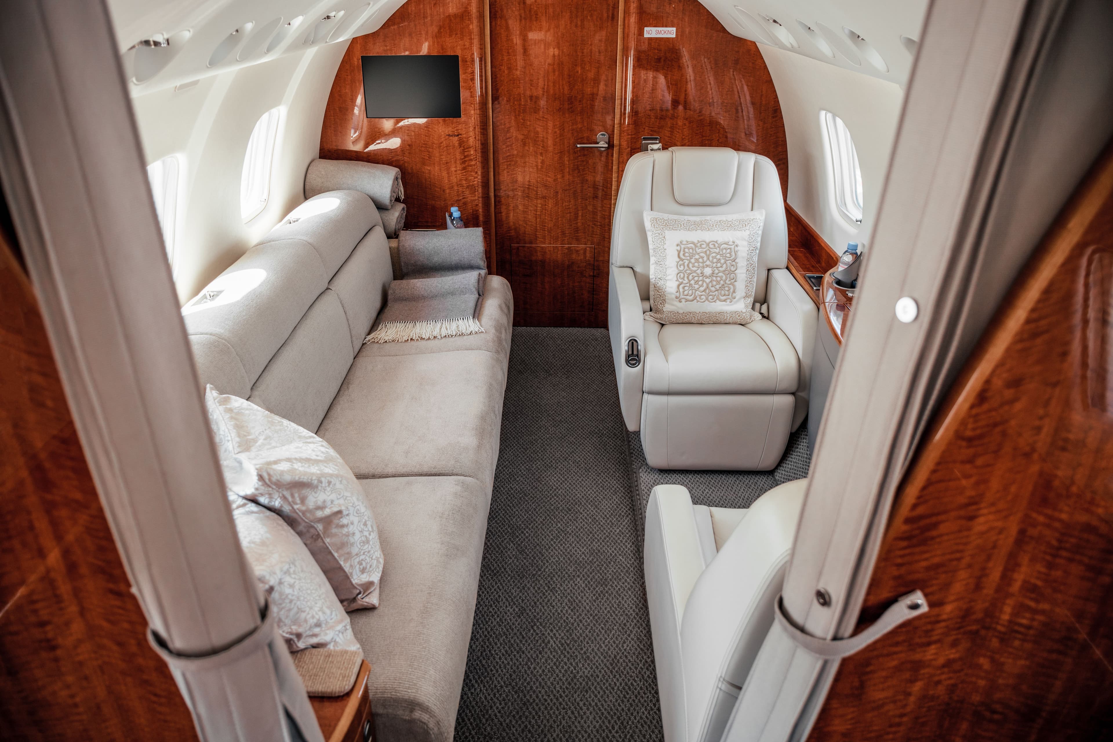 Embraer Legacy 650 YL-DAN