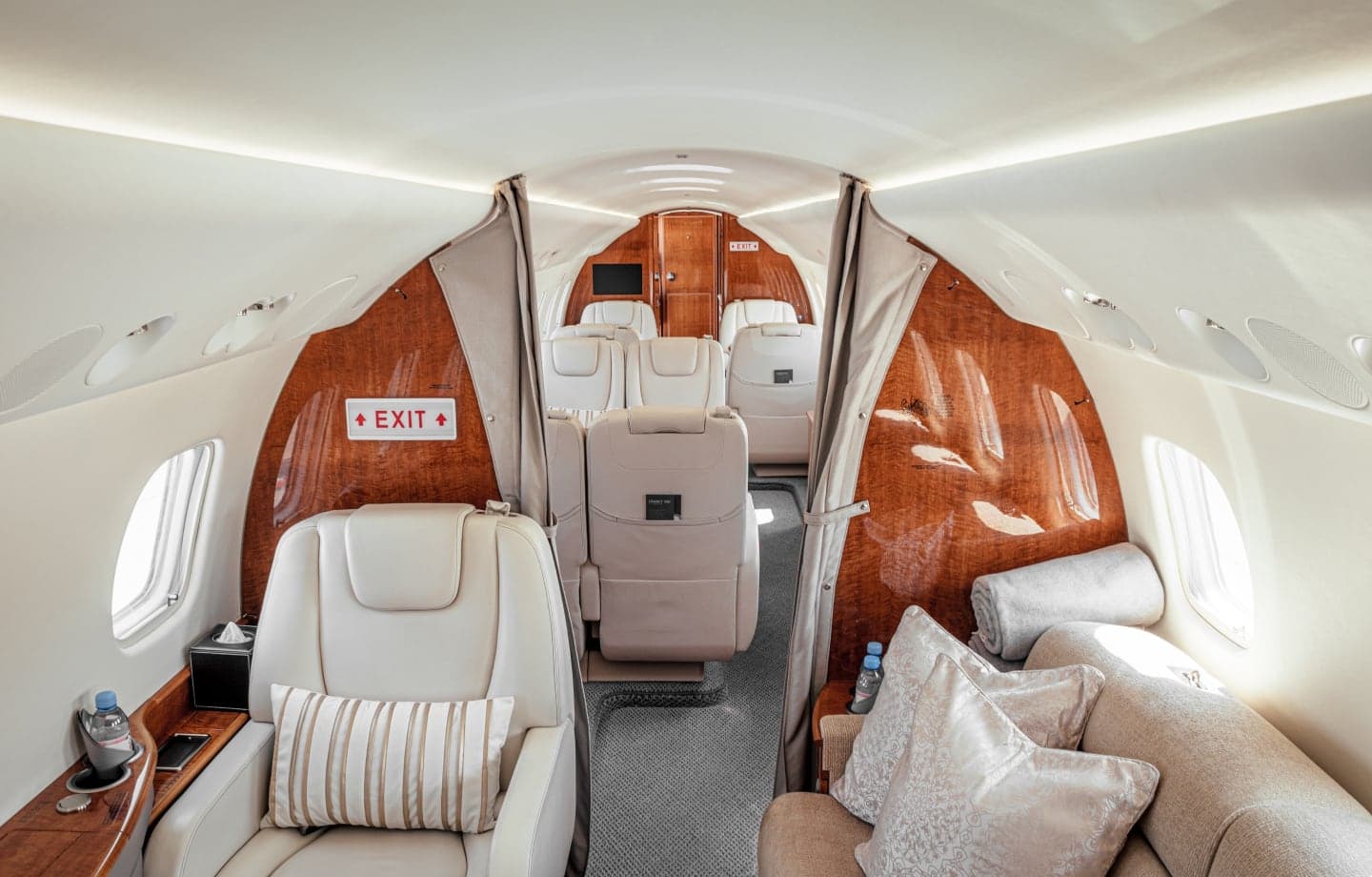 Embraer Legacy 650 YL-DAN
