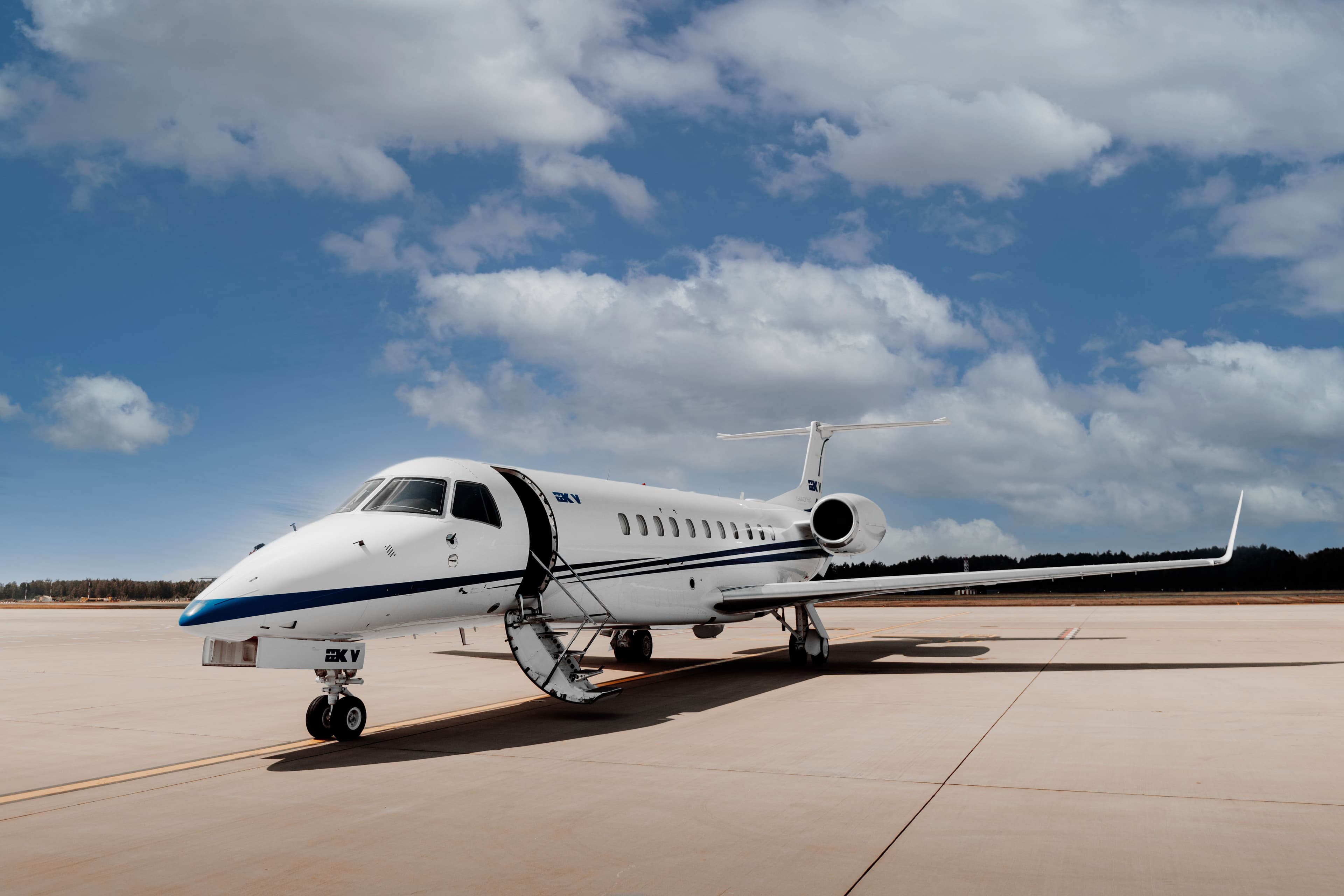 Embraer Legacy 650 YL-DAN