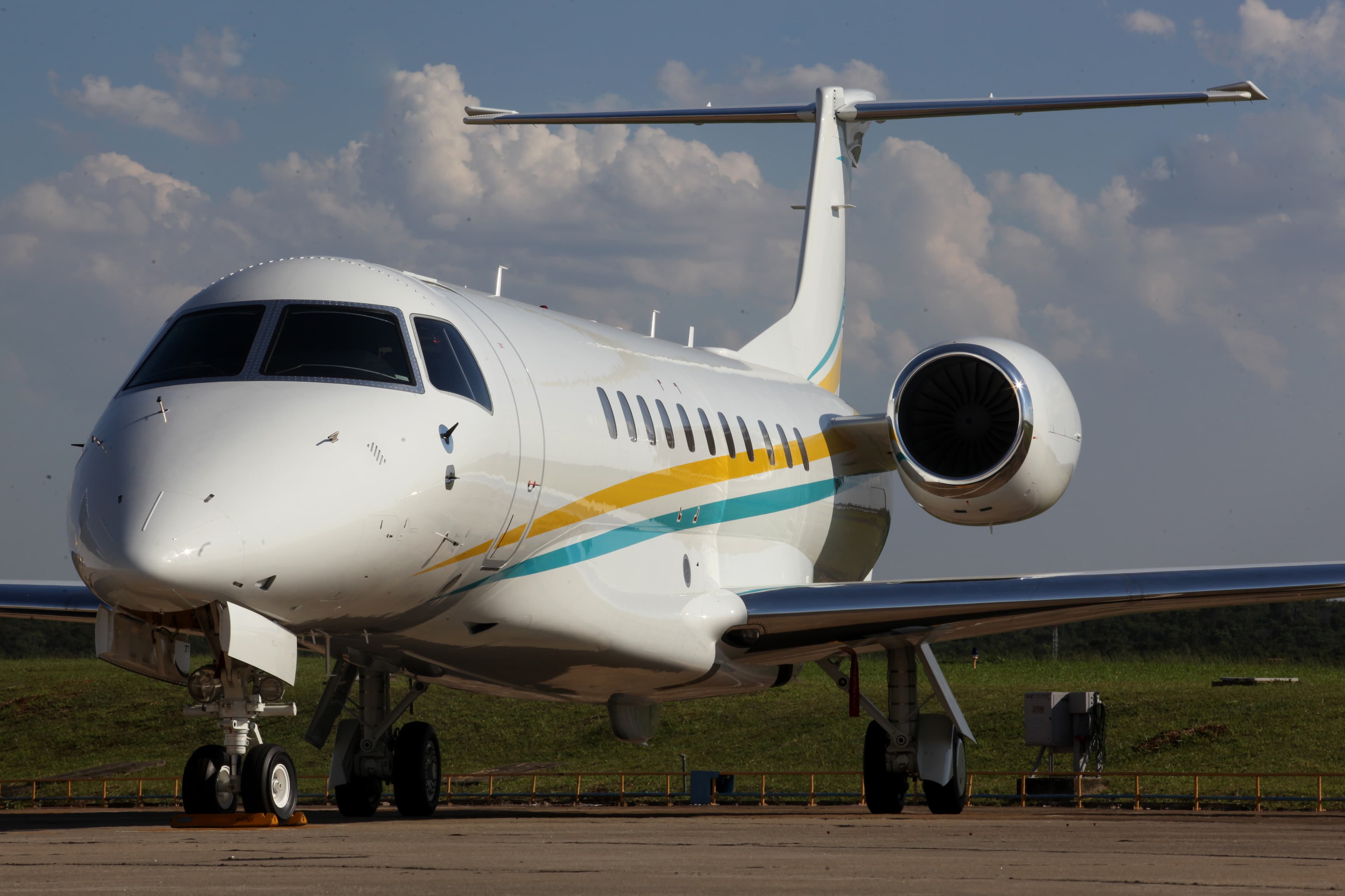 Embraer Legacy 650 YL-ECT