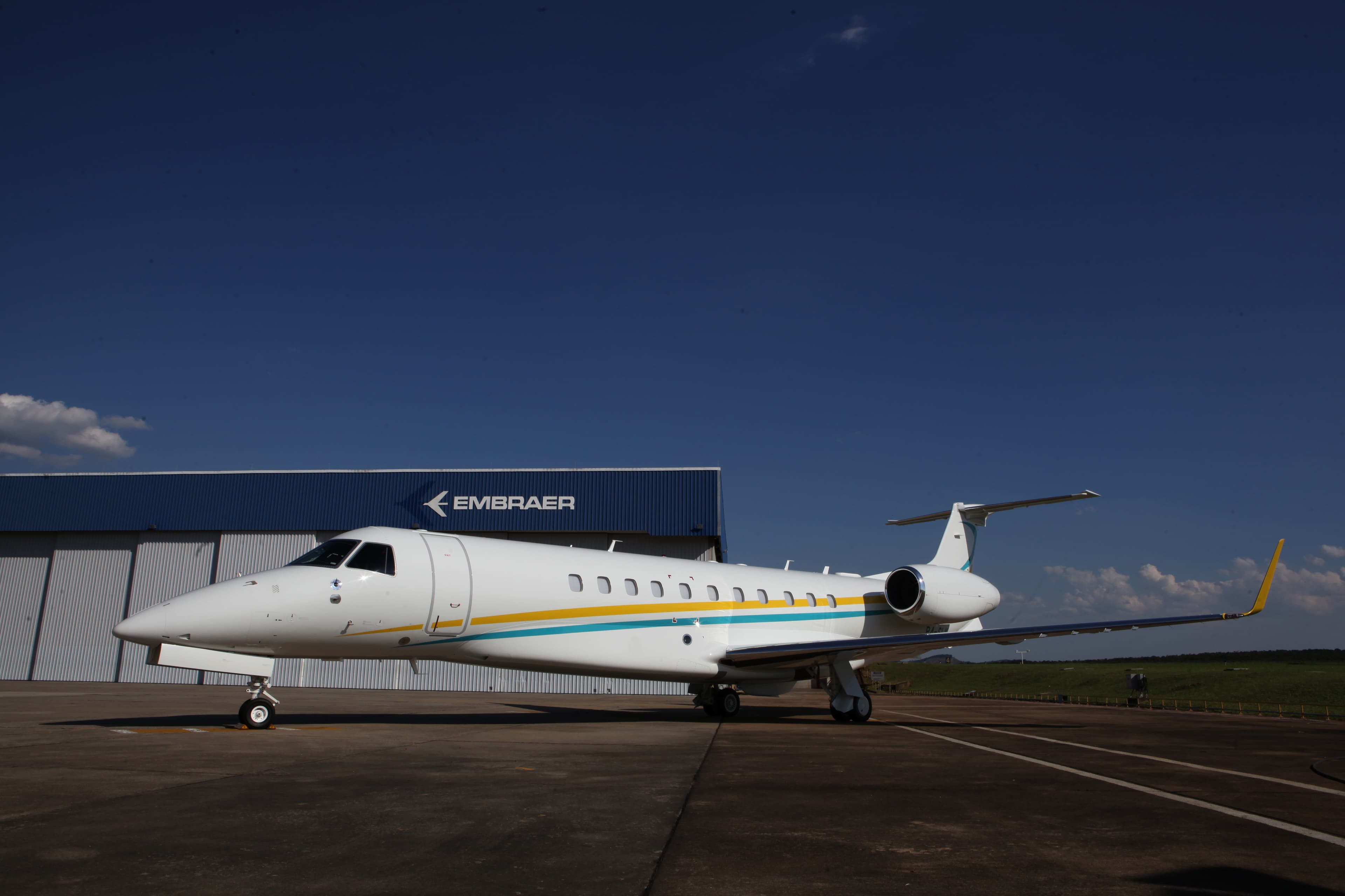 Embraer Legacy 650 YL-ECT