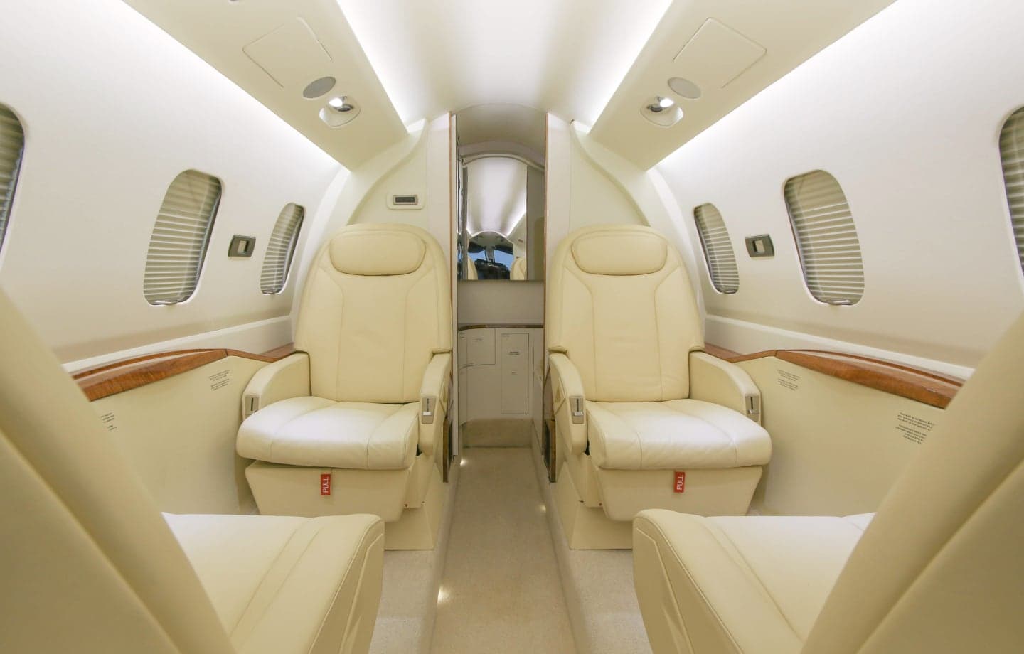 Piaggio Avanti Evo YL-EVO