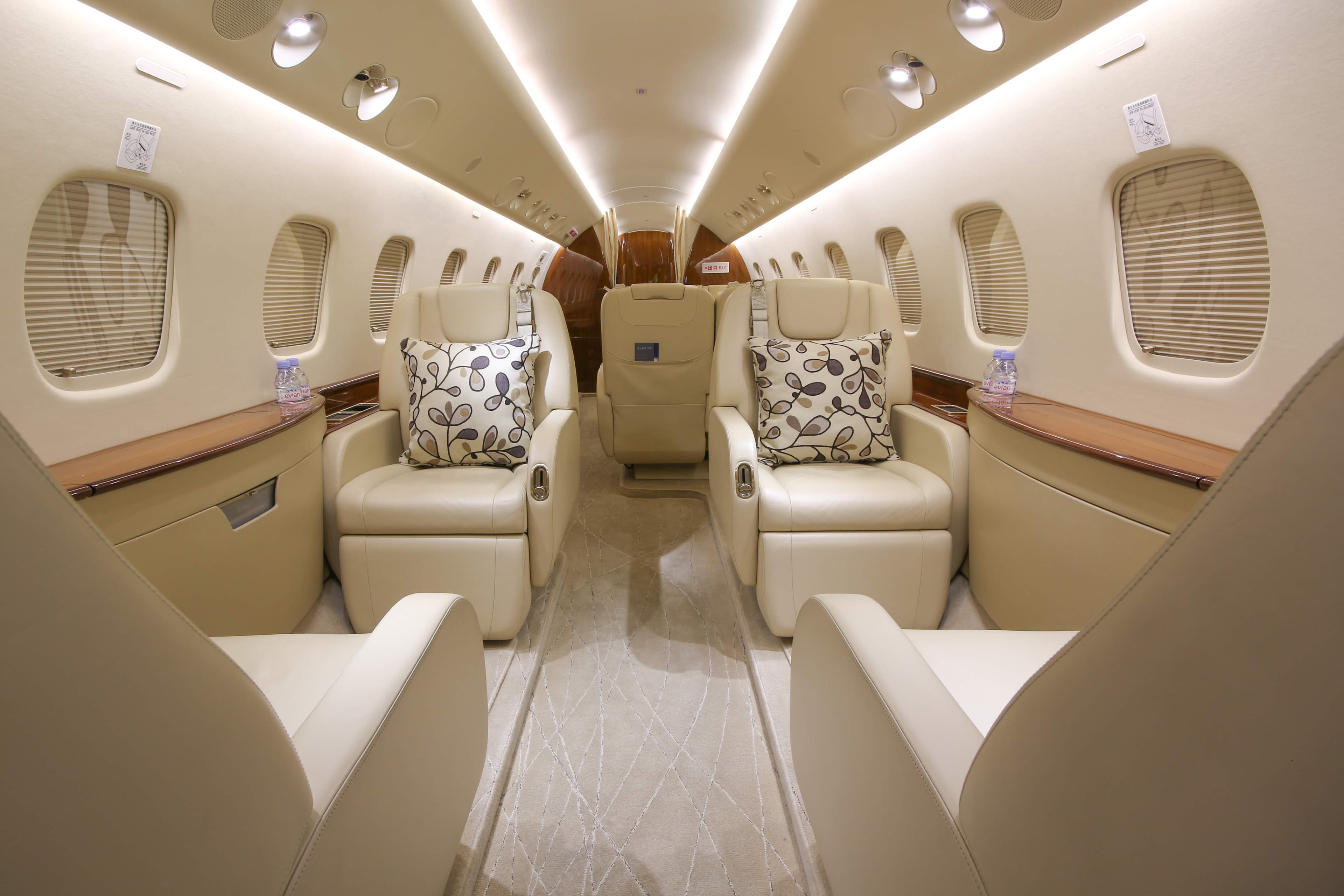 Embraer Legacy 650 VT-NKS
