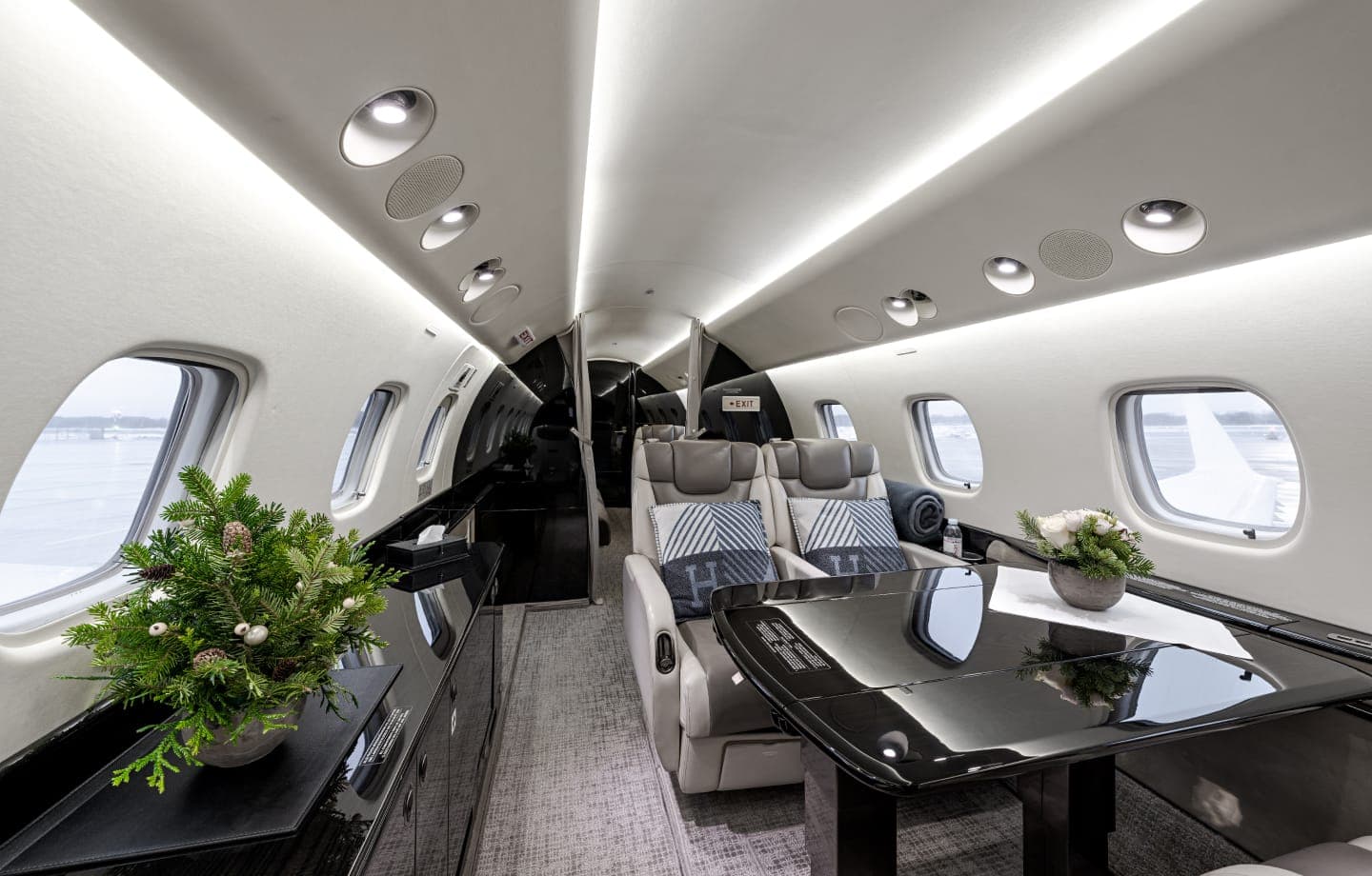 Embraer Legacy 650 YL-ONR