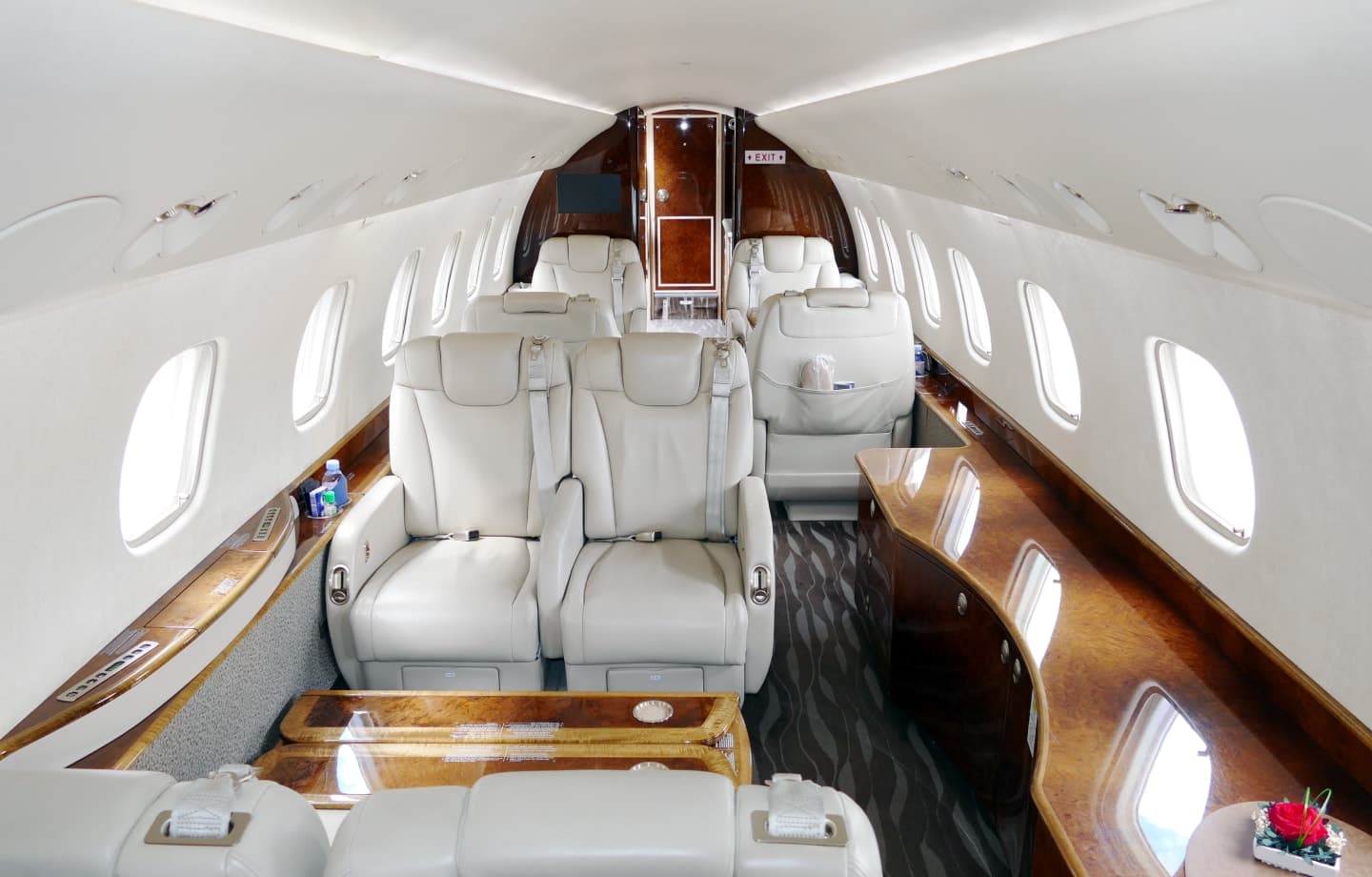 Embraer Legacy 600 YL-SRS