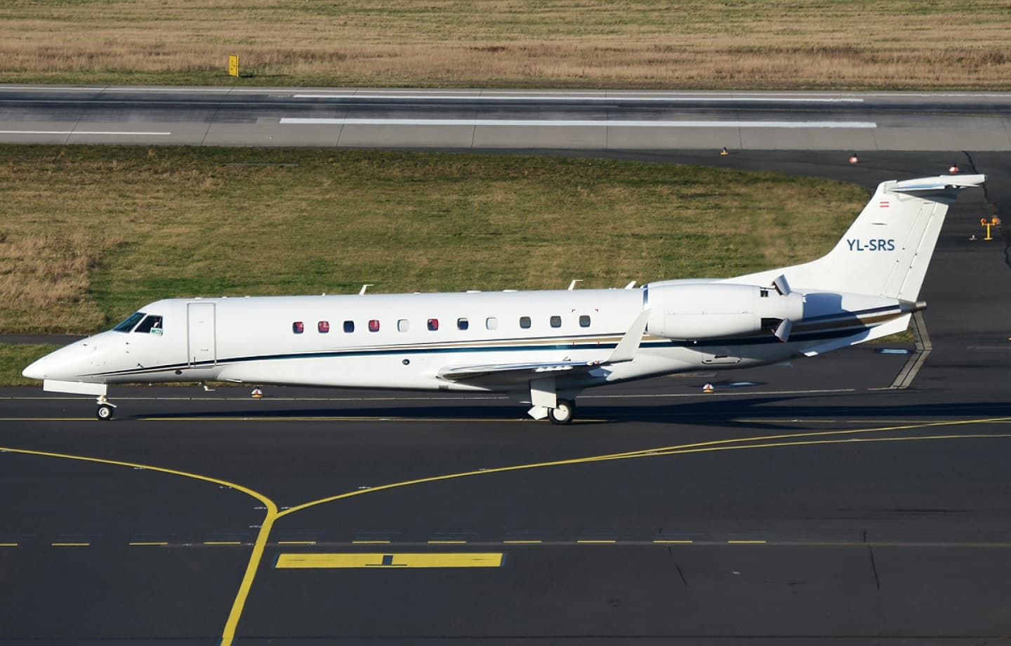 Embraer Legacy 600 YL-SRS