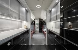 Embraer Lineage 1000 YL-UAG