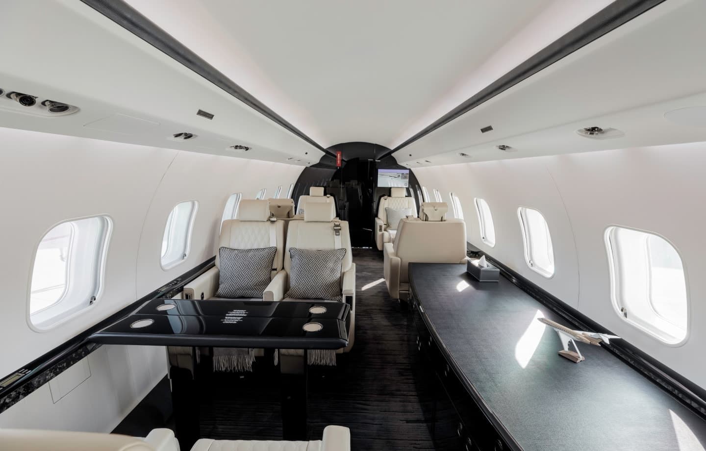 Global Express YL-VCR