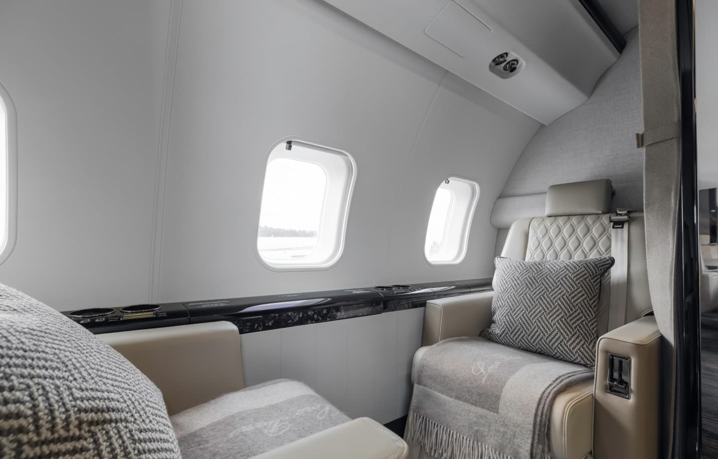 Global Express YL-VCR