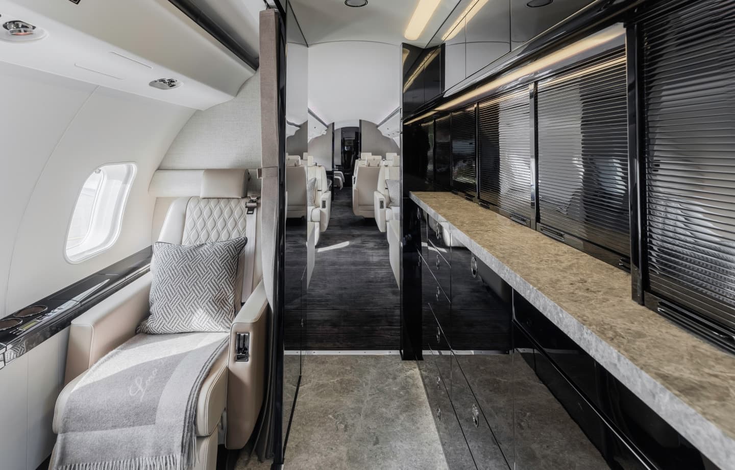 Global Express YL-VCR