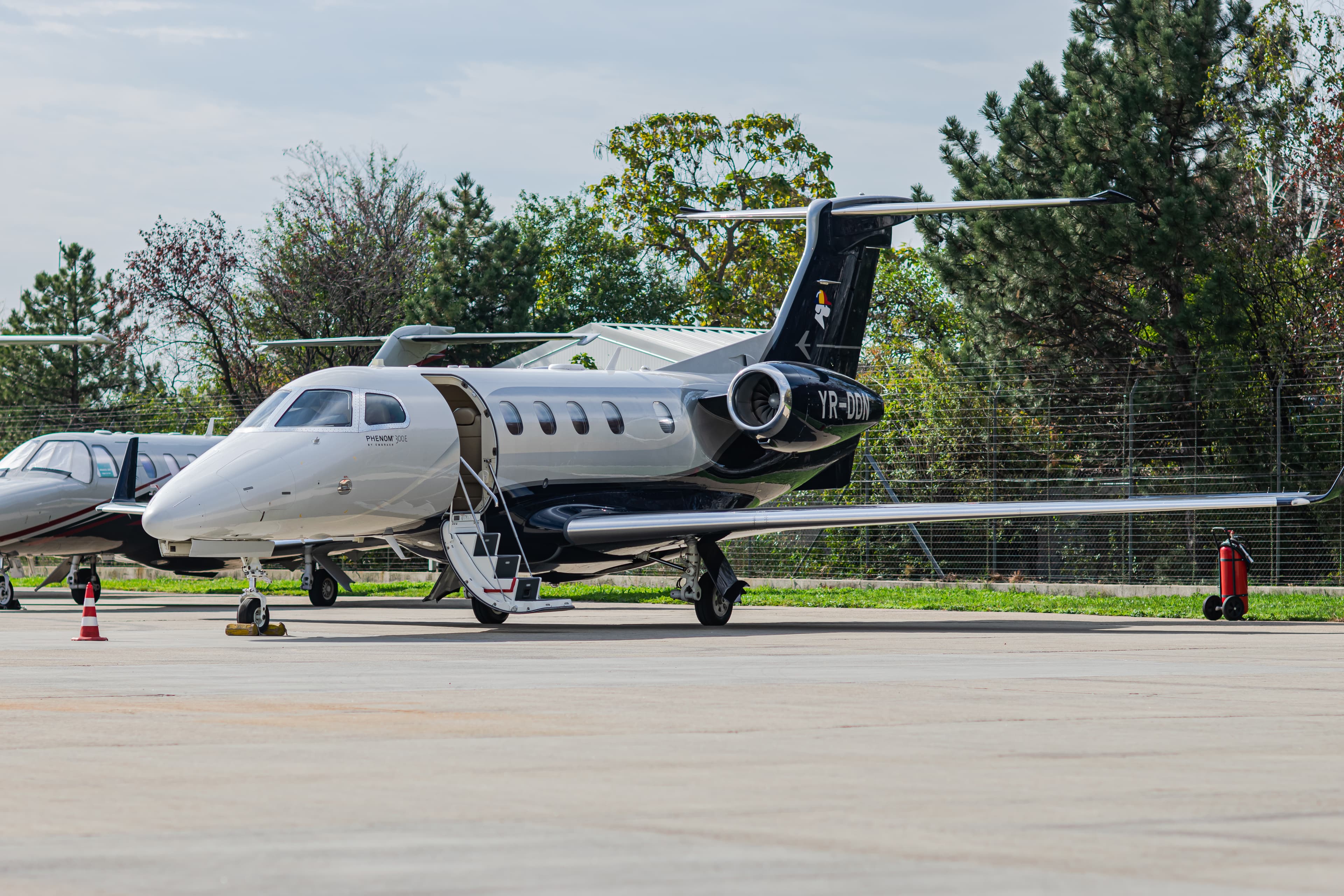 Embraer Phenom 300 YR-DDN