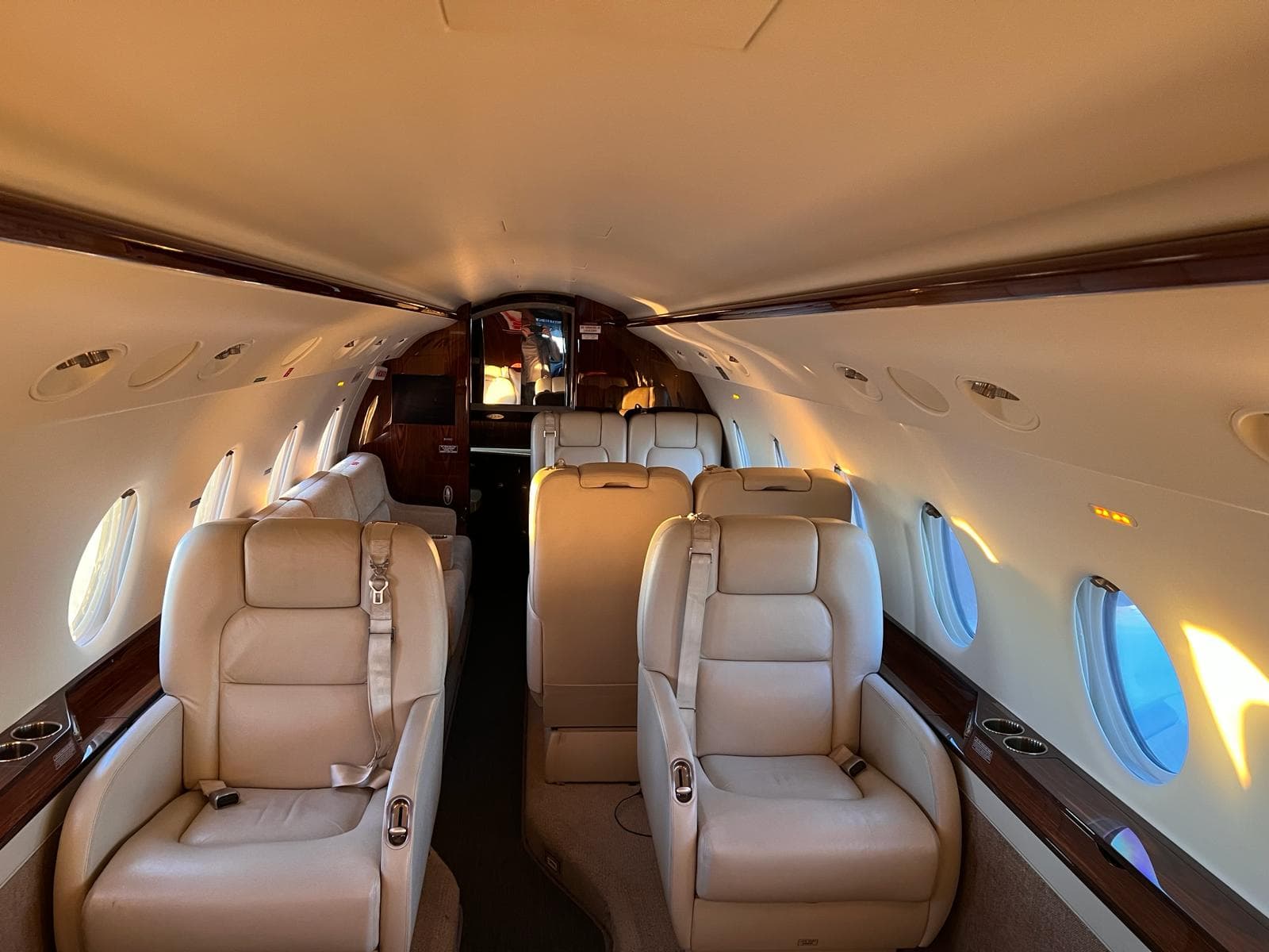 Gulfstream G200 YR-DSR