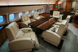 Boeing 737-700 YU-APR